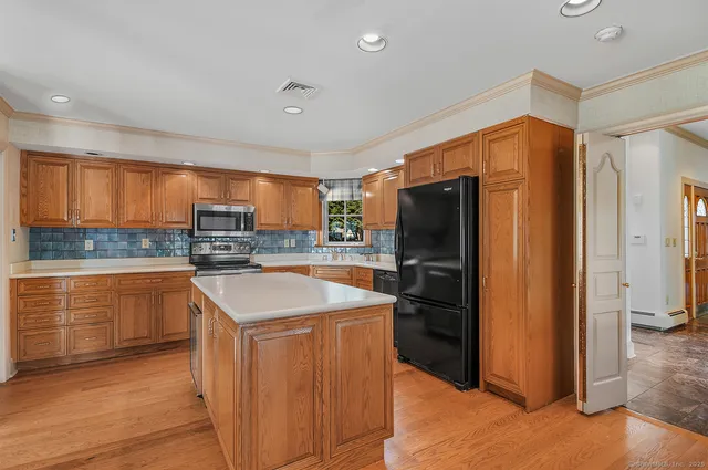 $2,699,000 | 5060 Main Street, Stratford, CT 06614