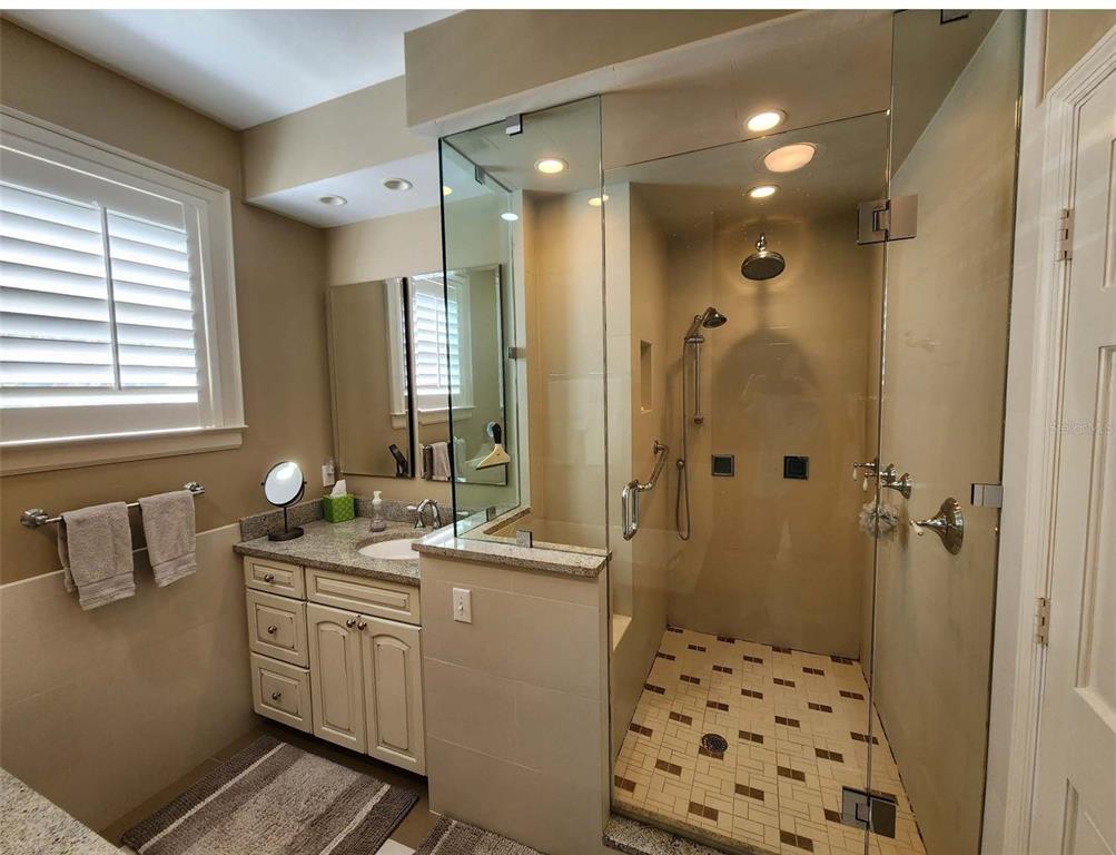 76 Bishopscourt Road, Unit 116 Osprey, FL 34229 - Photo 9 of 23