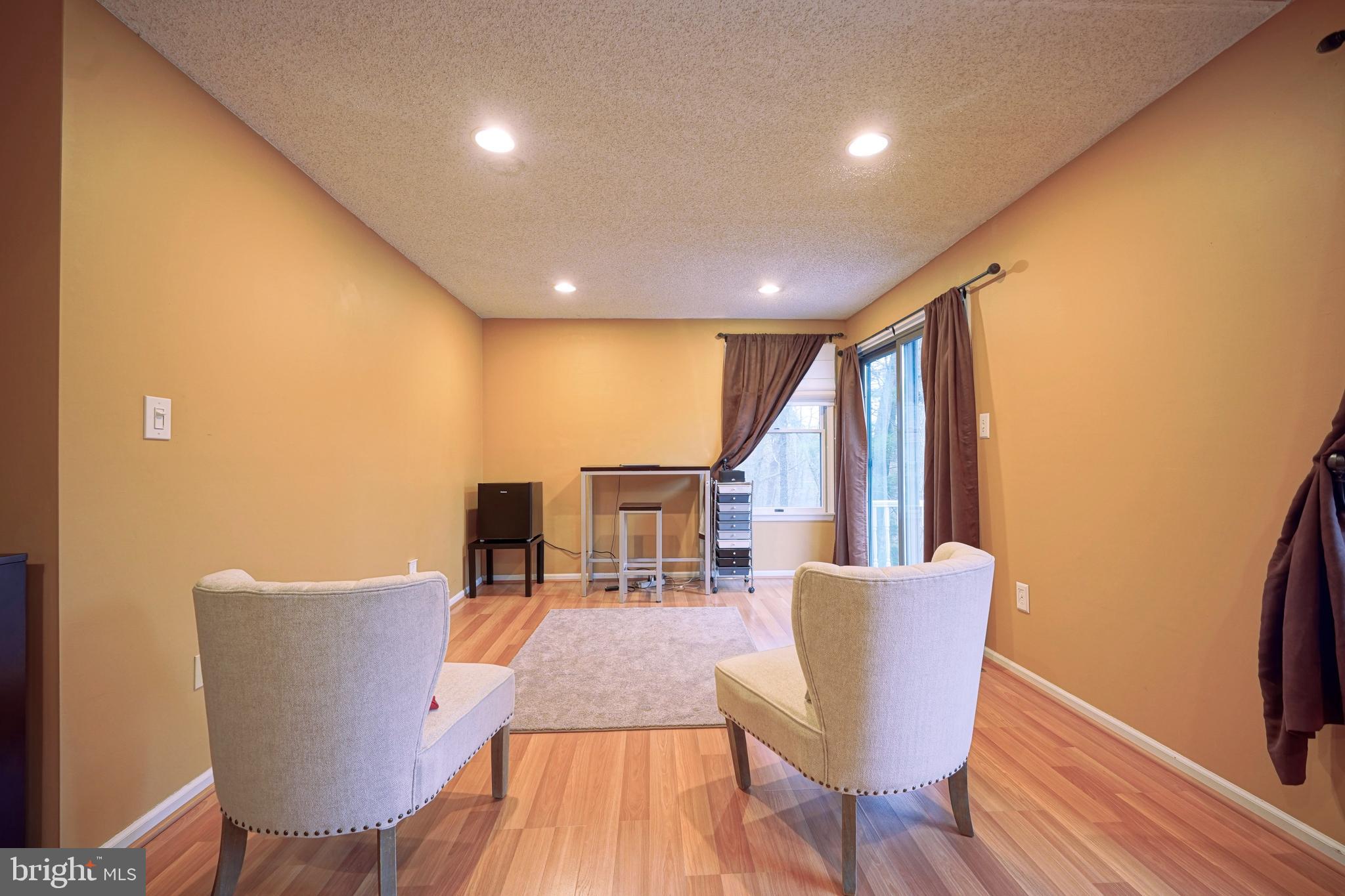 51 Penn Road Voorhees, NJ 08043 - Photo 46 of 61 Sitting area