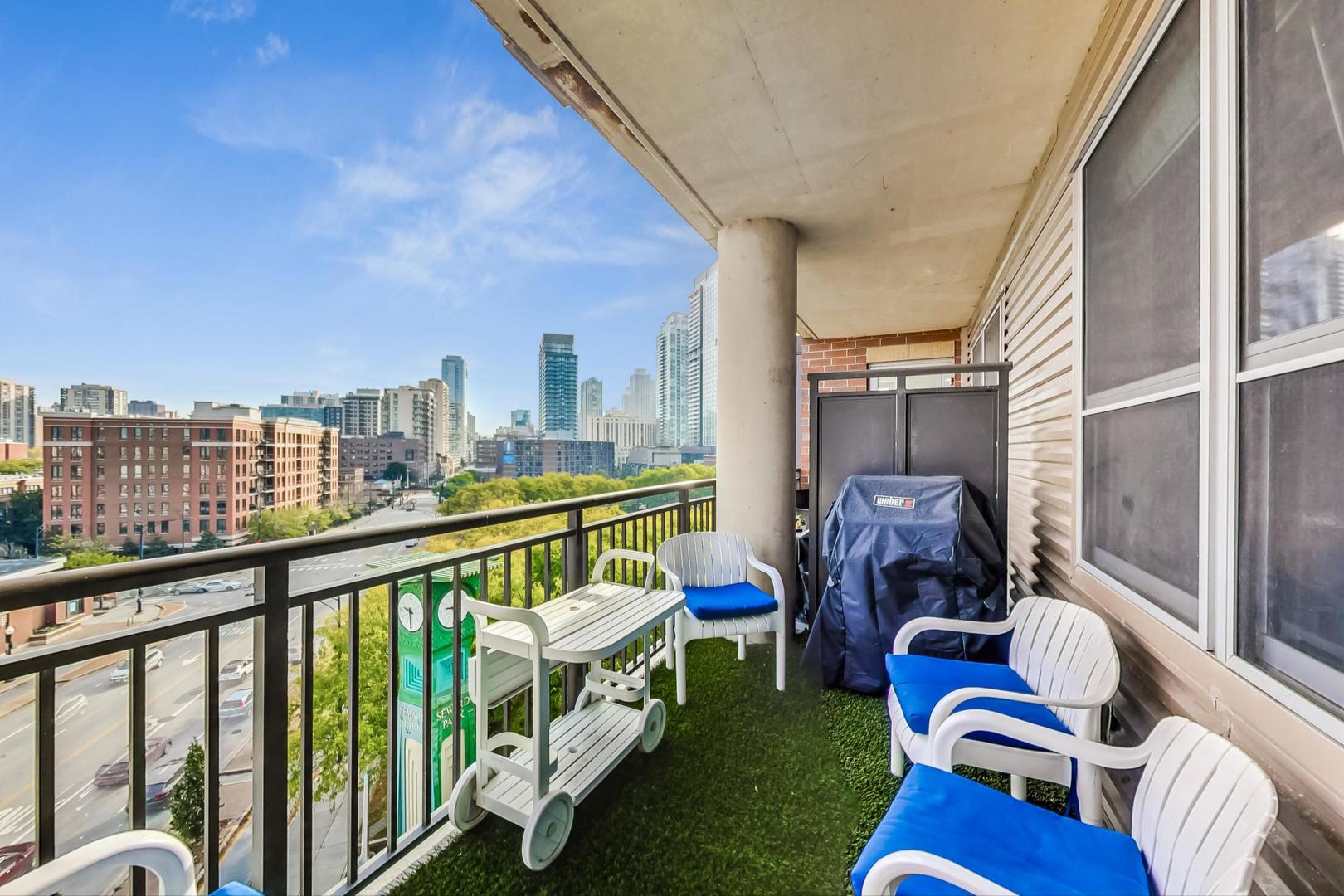 437 West Division Street, Unit 705 Chicago, IL 60610 - Photo 14 of 23