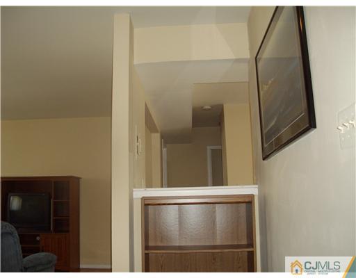 160 Evergreen Road, Unit 15 Edison, NJ 08837 - Photo 3 of 13 Gallery Image 3