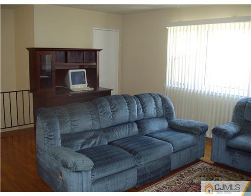 160 Evergreen Road, Unit 15 Edison, NJ 08837 - Photo 4 of 13 Gallery Image 4