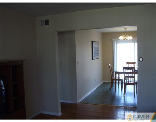 160 Evergreen Road, Unit 15 Edison, NJ 08837 - Photo 5 of 13 Gallery Image 5