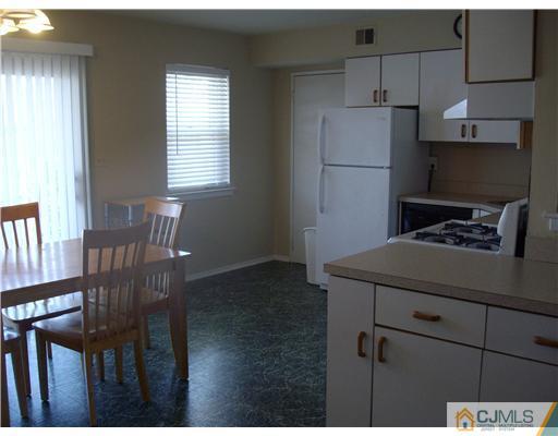 160 Evergreen Road, Unit 15 Edison, NJ 08837 - Photo 7 of 13 Gallery Image 7