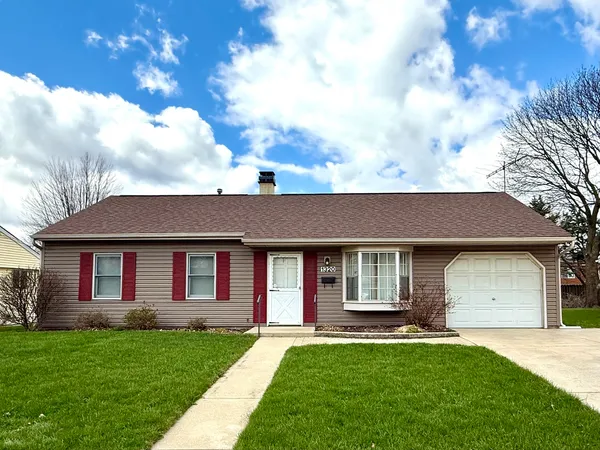 $270,000 | 1320 North Elmwood Drive, Aurora, IL 60506