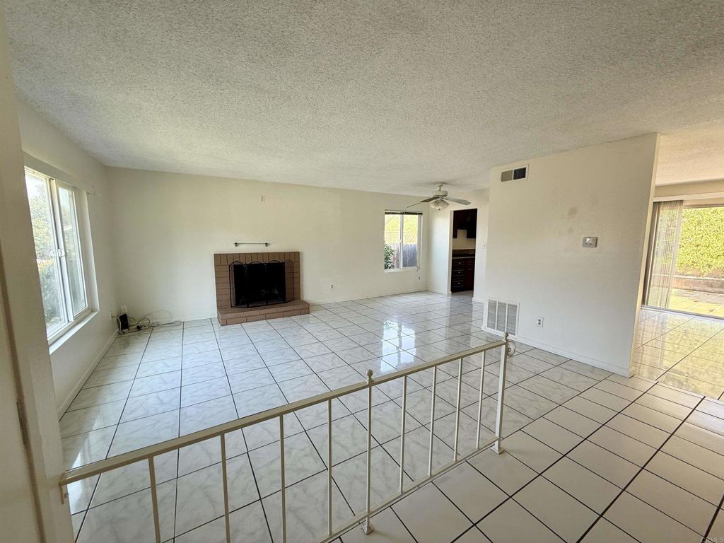 3570 Tony Drive San Diego, CA 92122 - Photo 4 of 37