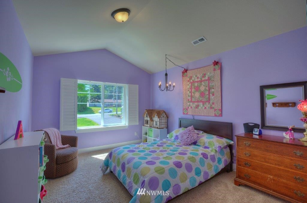 18218 Southeast 135th Street Renton, WA 98059 - Photo 12 of 19 Gallery Image 12
