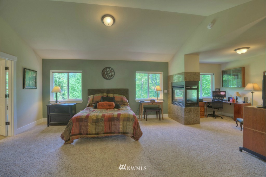 18218 Southeast 135th Street Renton, WA 98059 - Photo 8 of 19 Gallery Image 8