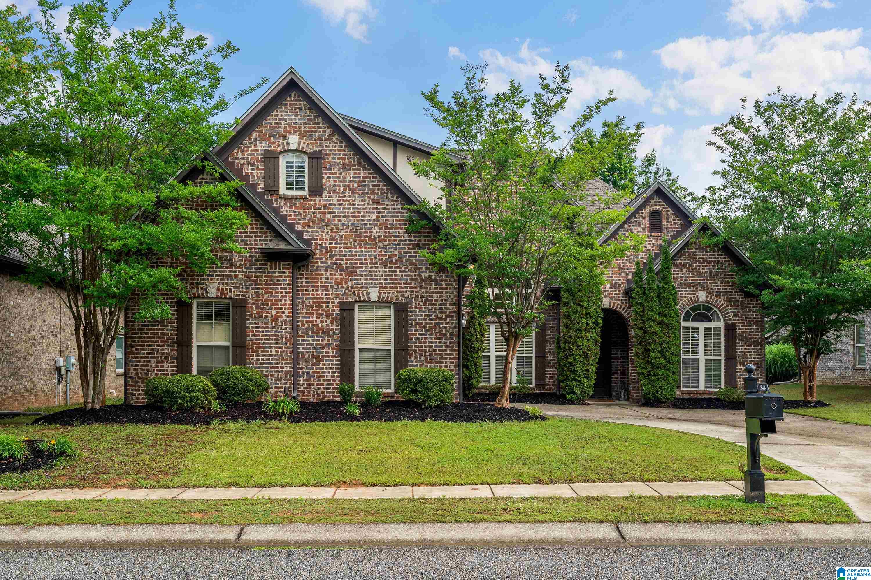 244 Strathaven Lane Pelham, AL 35124 - Photo 3 of 39