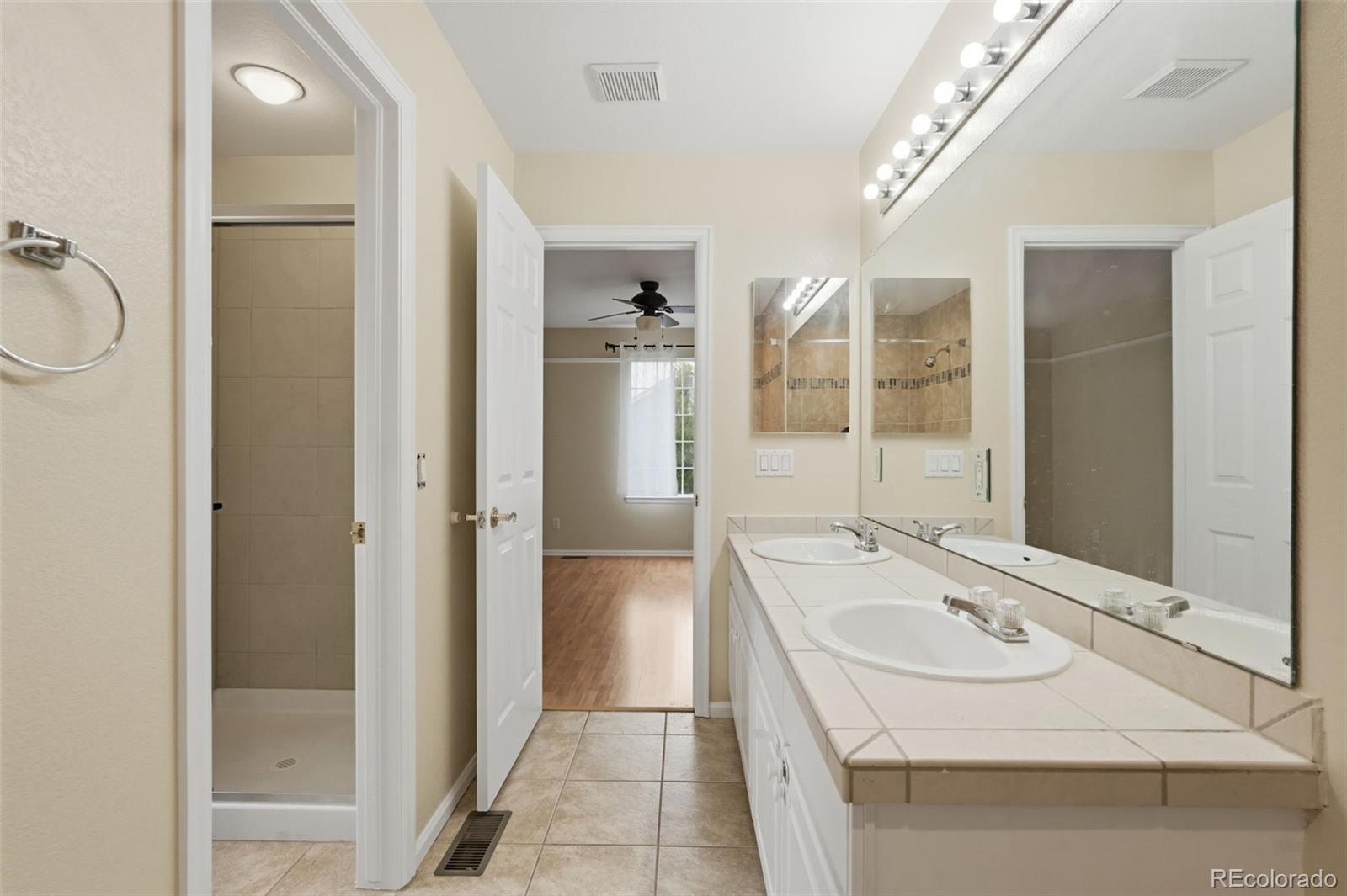 1161 Riddlewood Road Highlands Ranch, CO 80129 - Photo 17 of 39