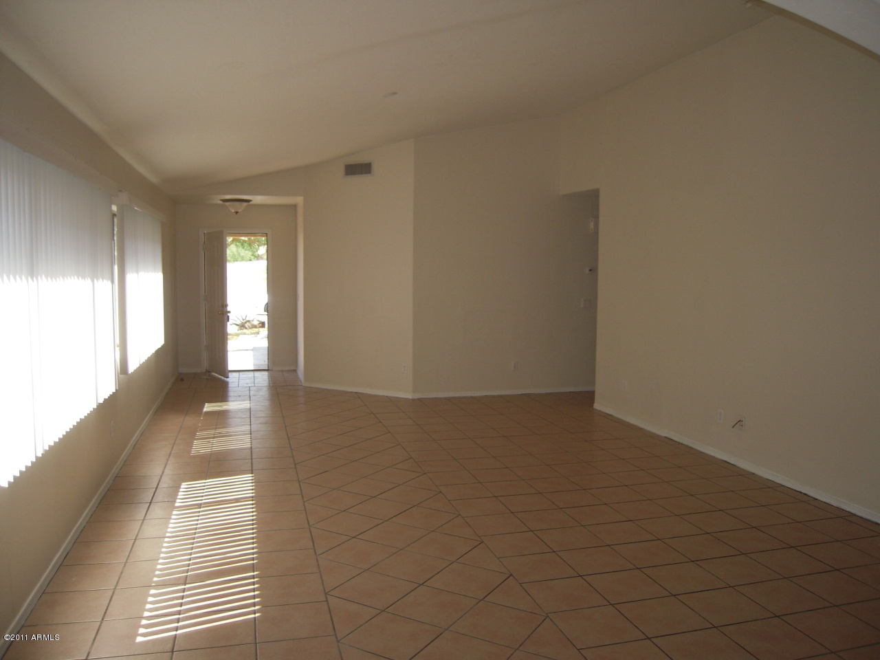5313 West Pecan Road Laveen, AZ 85339 - Photo 5 of 15 Living room