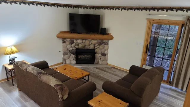 $1,700 | 2643 North Il Route 178, Unit Q3, Utica, IL 61373