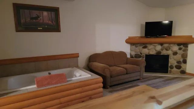 $1,700 | 2643 North Il Route 178, Unit Q3, Utica, IL 61373