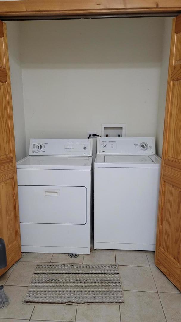 2643 North Il Route 178, Unit Q3 Utica, IL 61373 - Photo 10 of 10 a utility room with dryer and washer