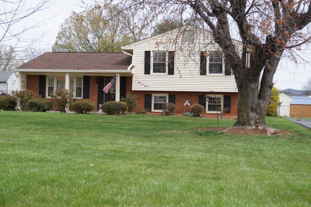 5915 Plantation Road Roanoke, VA 24019 - Photo 1 of 42 Front