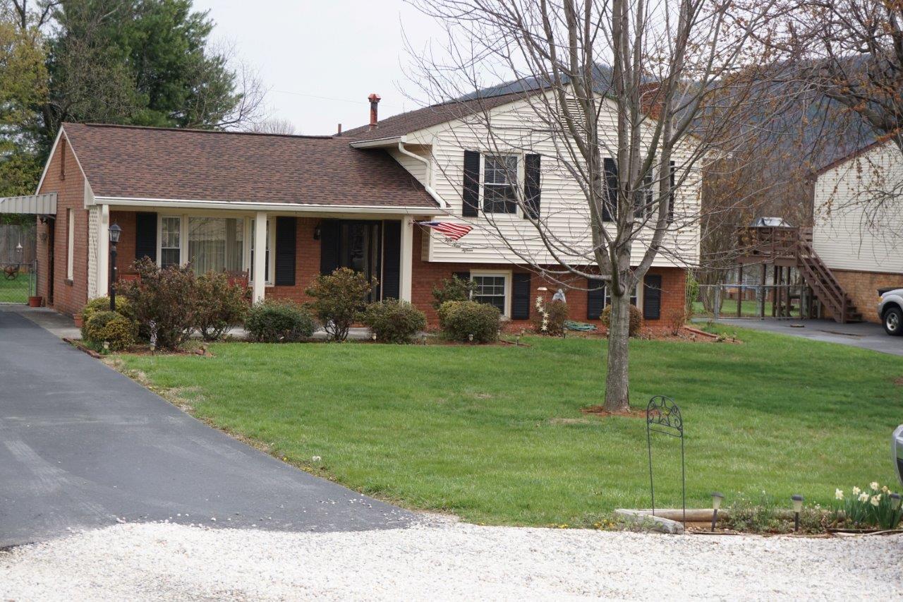 5915 Plantation Road Roanoke, VA 24019 - Photo 2 of 42 2