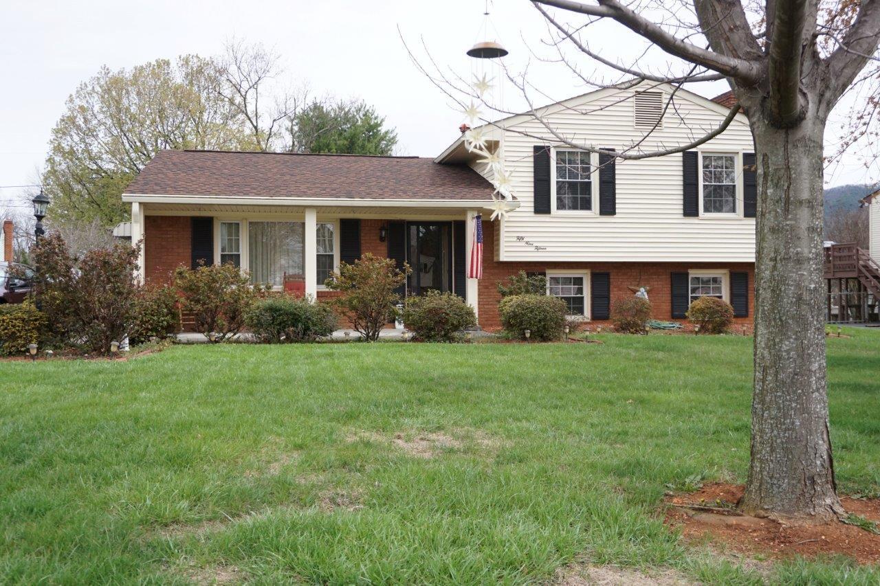 5915 Plantation Road Roanoke, VA 24019 - Photo 3 of 42 3