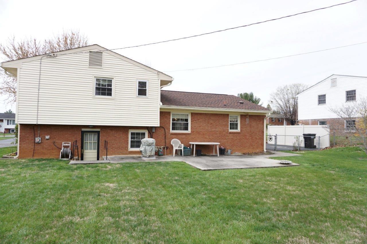 5915 Plantation Road Roanoke, VA 24019 - Photo 8 of 42 8
