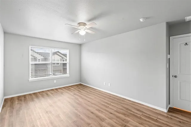 $1,750 | 113 Abbey Park Court, Granbury, TX 76049