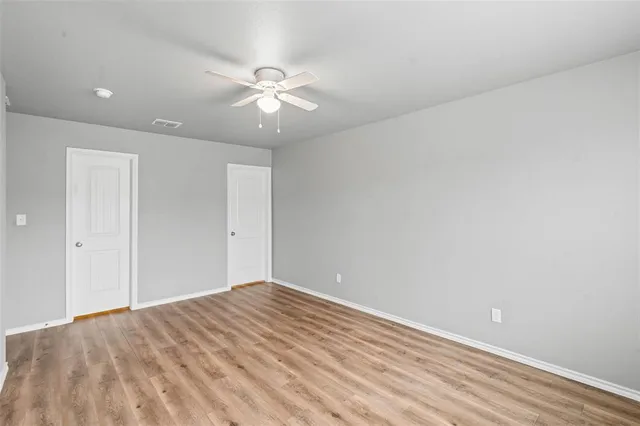 $1,750 | 113 Abbey Park Court, Granbury, TX 76049