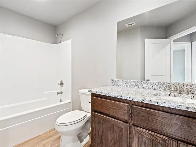 $1,750 | 113 Abbey Park Court, Granbury, TX 76049