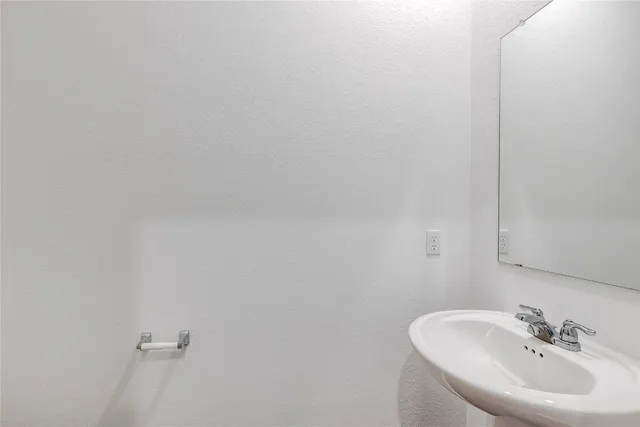 $2,300 | 7706 Poppy Petal Drive, Del Valle, TX 78617