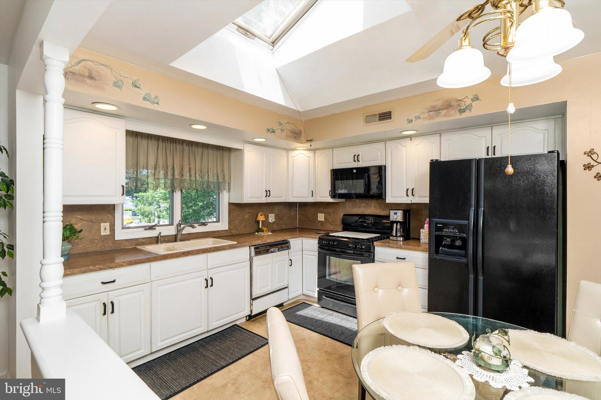 8 Quaint Lane Hamilton, NJ 08690 - Photo 14 of 34