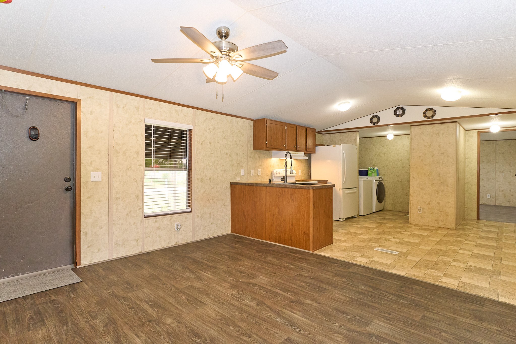 1003 Nunez Street Beasley, TX 77417 - Photo 1 of 22 Living room