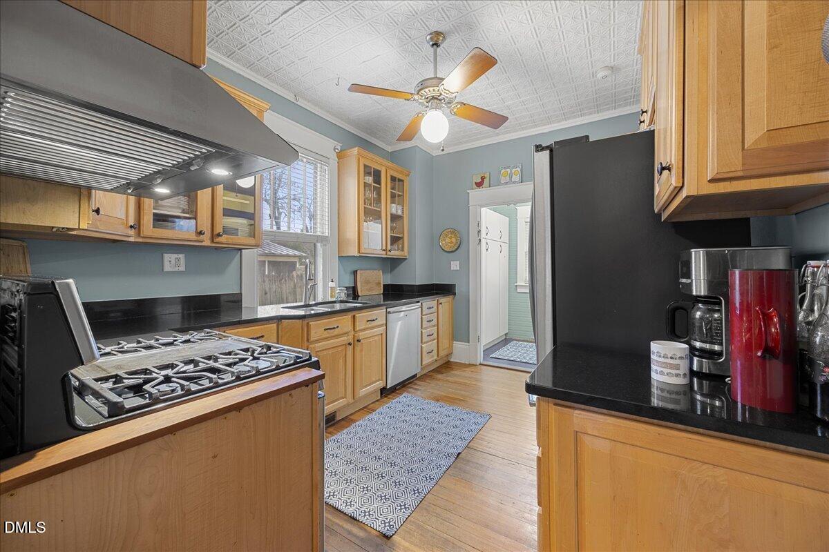 509 Cleveland Street Raleigh, NC 27605 - Photo 12 of 30 18-2A1A9506