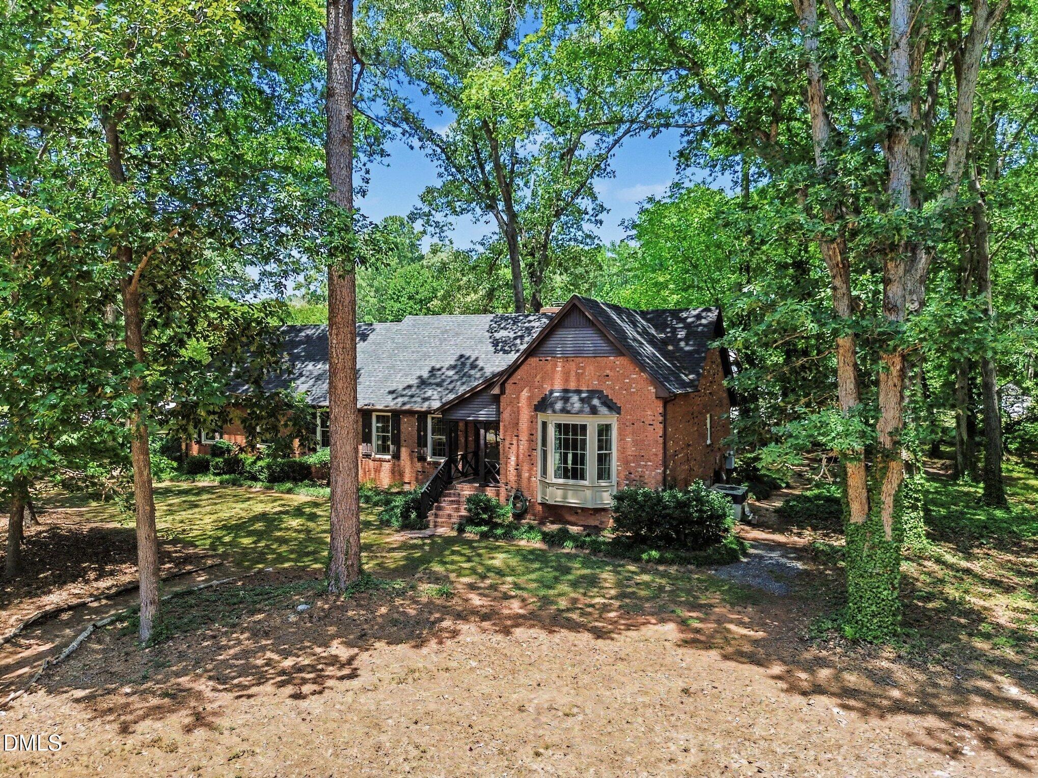 5221 Dutchman Drive Raleigh, NC 27606 - Photo 6 of 53 006_file_6381