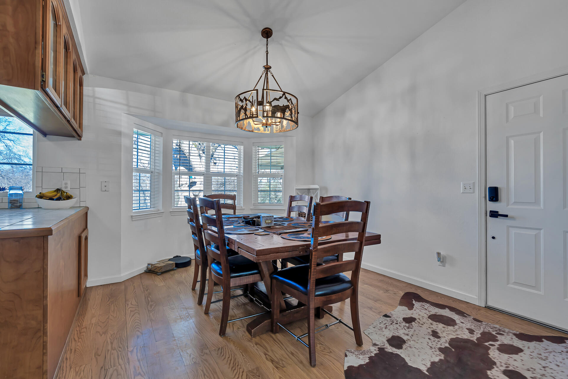 13725 Gas Point Road Igo, CA 96047 - Photo 15 of 56 Dining