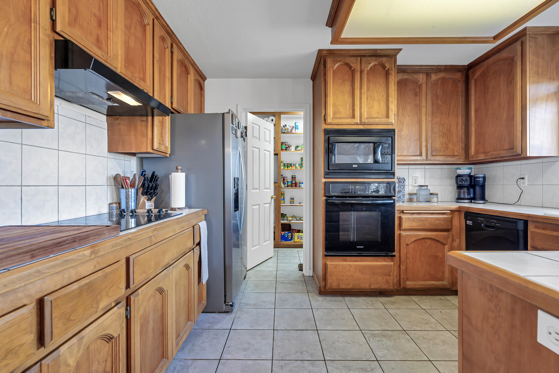 13725 Gas Point Road Igo, CA 96047 - Photo 20 of 56 Kitchen