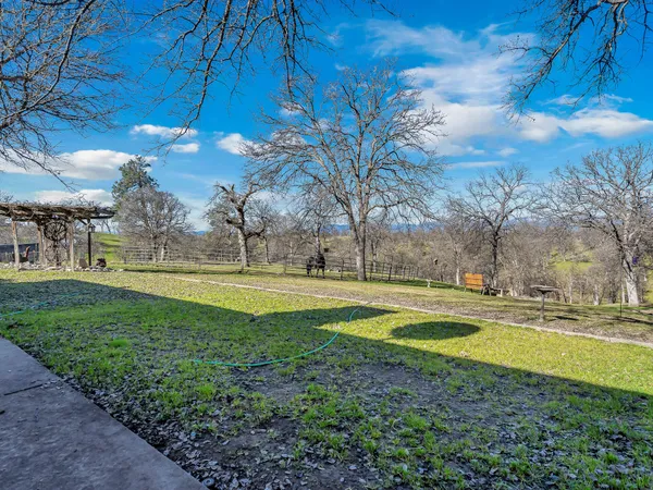 $449,000 | 13725 Gas Point Road, Igo, CA 96047