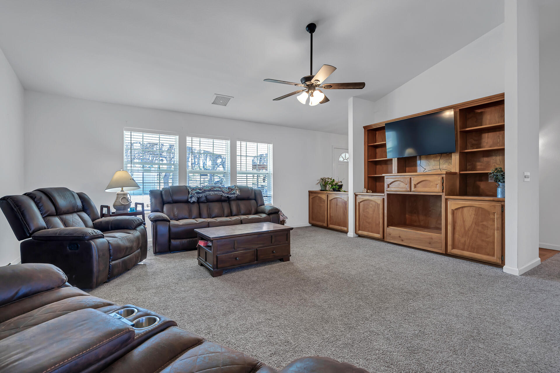 13725 Gas Point Road Igo, CA 96047 - Photo 10 of 56 Living