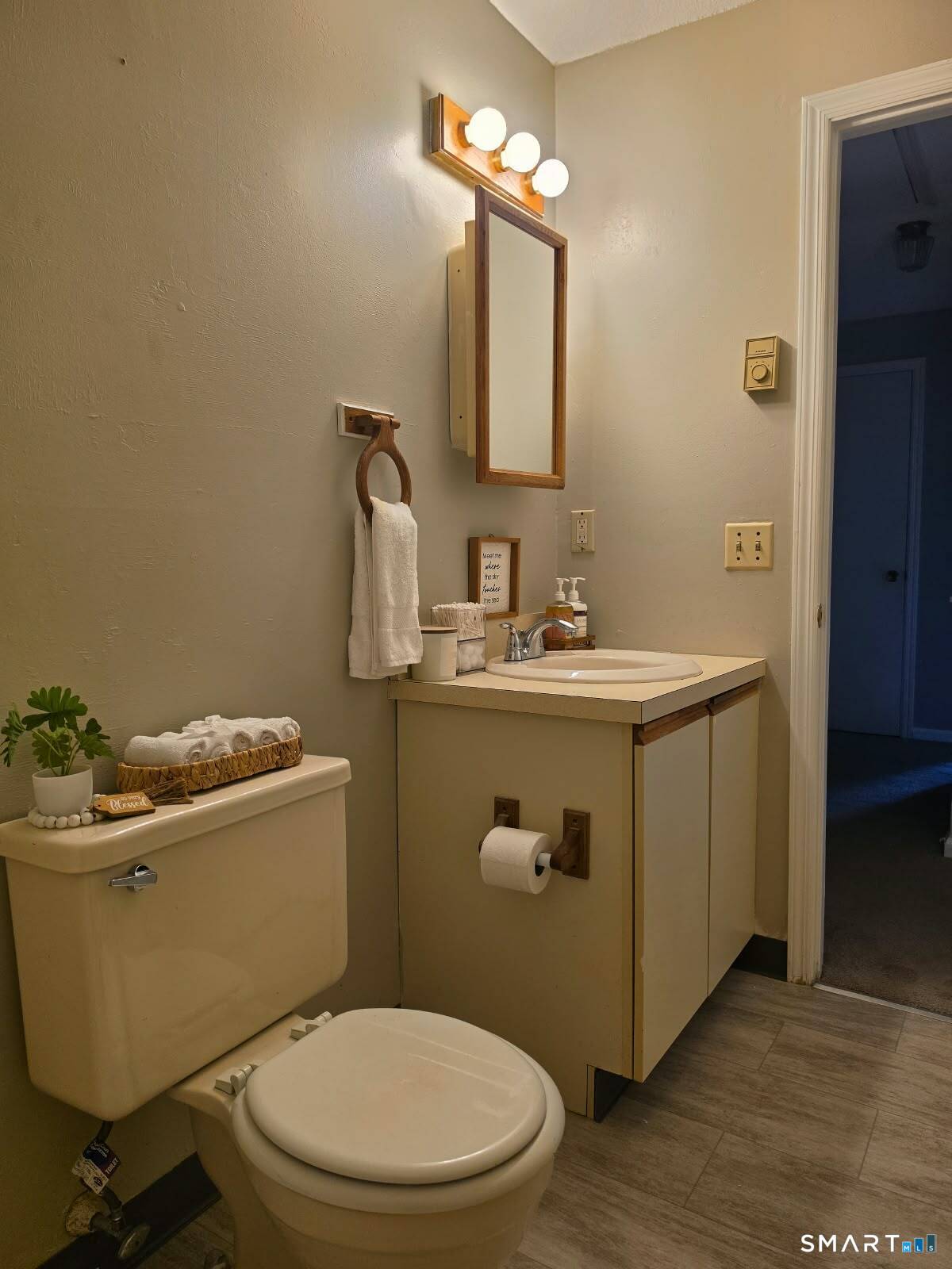 1448 Meriden Road, Unit 15 Waterbury, CT 06705 - Photo 17 of 27 Gallery Image 17
