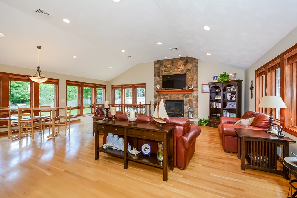 24 Julia Road Needham, MA 02492 - Photo 10 of 27 Gallery Image 10