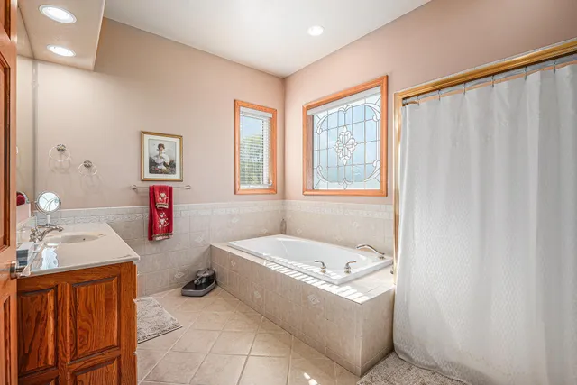 $499,900 | 505 East 2nd Avenue, Beaver Creek, MN 56116