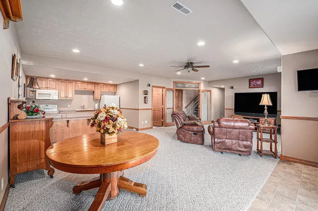 $499,900 | 505 East 2nd Avenue, Beaver Creek, MN 56116