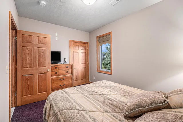 $499,900 | 505 East 2nd Avenue, Beaver Creek, MN 56116