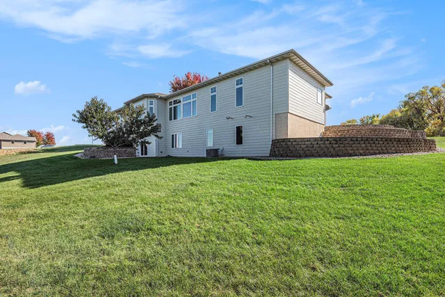 $499,900 | 505 East 2nd Avenue, Beaver Creek, MN 56116