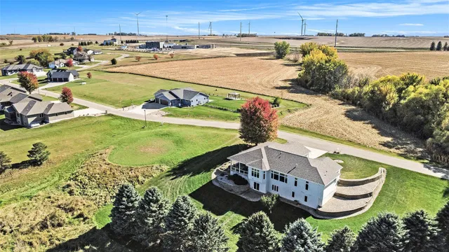 $499,900 | 505 East 2nd Avenue, Beaver Creek, MN 56116