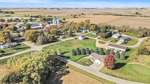 $499,900 | 505 East 2nd Avenue, Beaver Creek, MN 56116