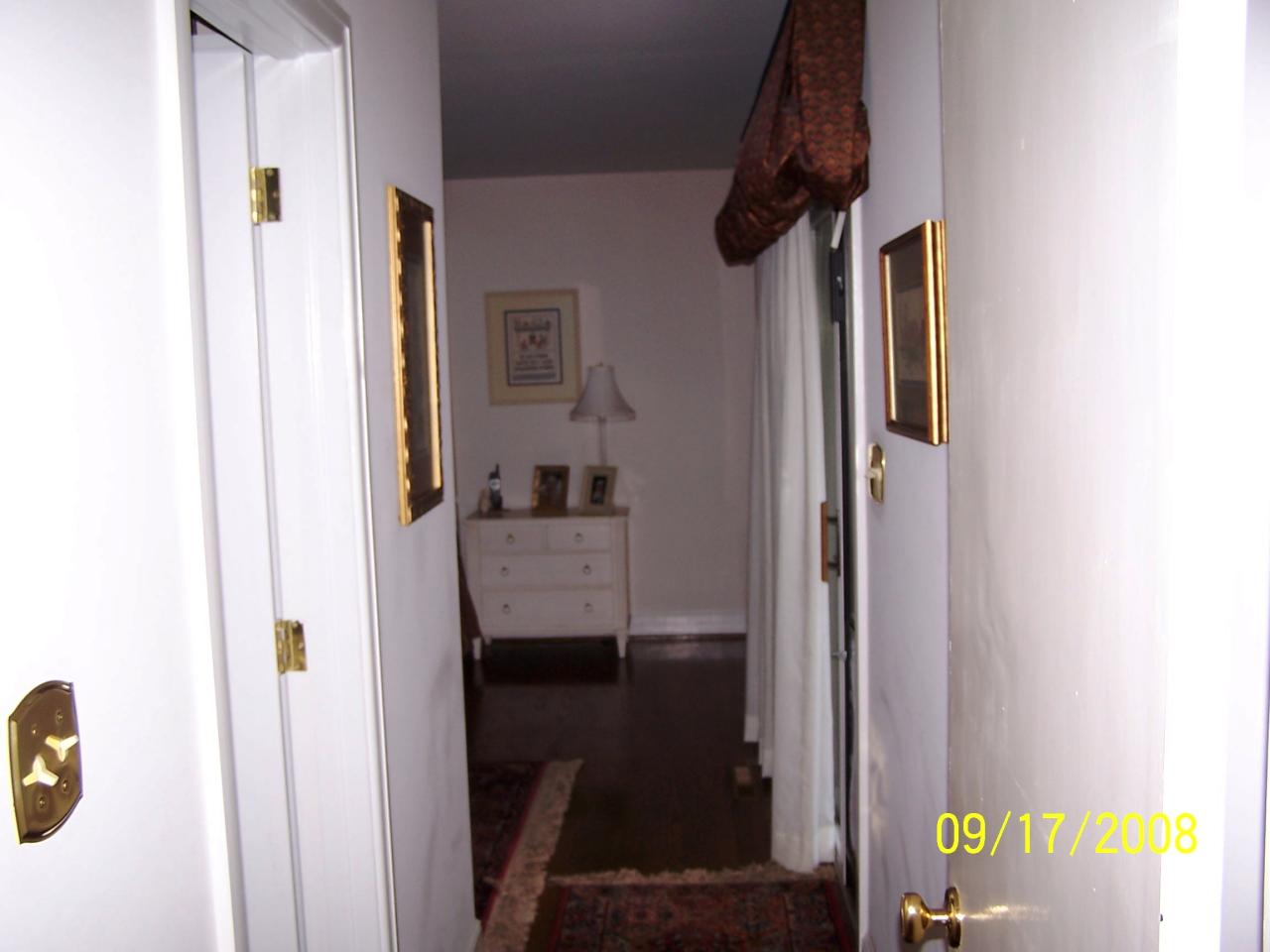 5130 Falcon Ridge Road Roanoke, VA 24018 - Photo 14 of 25 Hallway