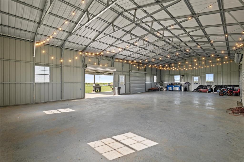 25 Cr 235 Valley View Valley View, TX 76272 - Photo 18 of 23 a view of a car garage