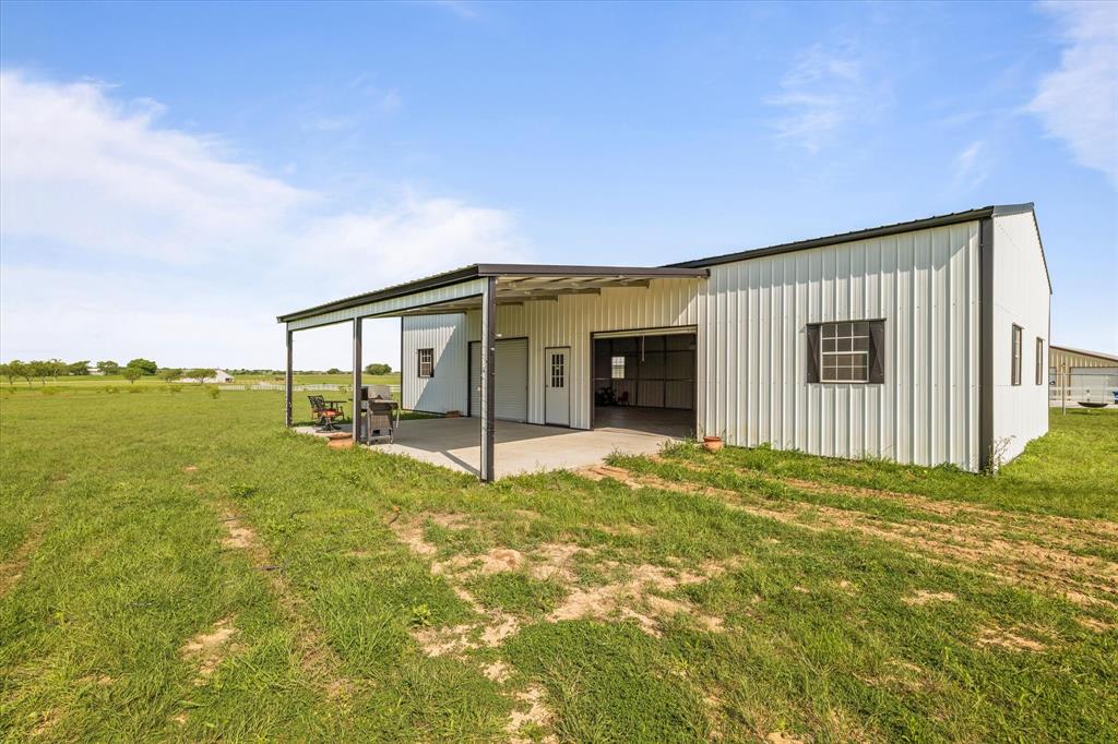 25 Cr 235 Valley View Valley View, TX 76272 - Photo 9 of 23 a house with a garden