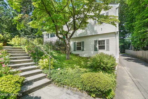 $1,850,000 | 33 Sachem Road, Greenwich, CT 06830