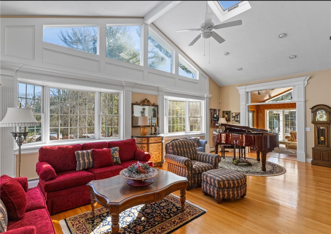 13 Chiswick Road Smithfield, RI 02828 - Photo 4 of 28