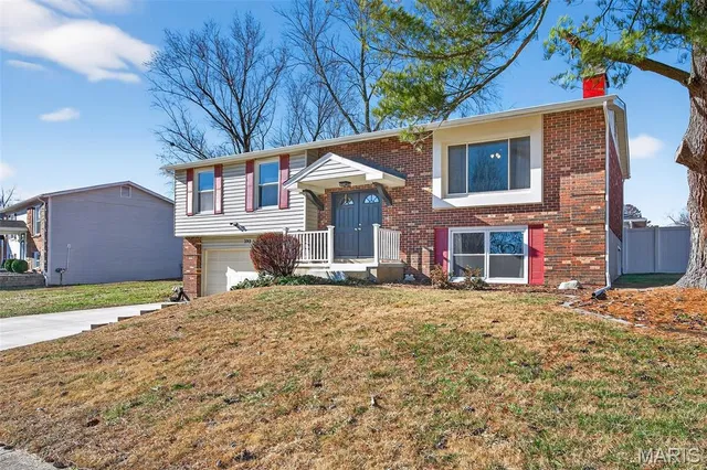 $335,000 | 893 Napoli Drive, Ballwin, MO 63021