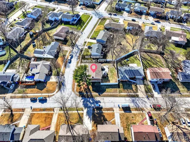 $335,000 | 893 Napoli Drive, Ballwin, MO 63021