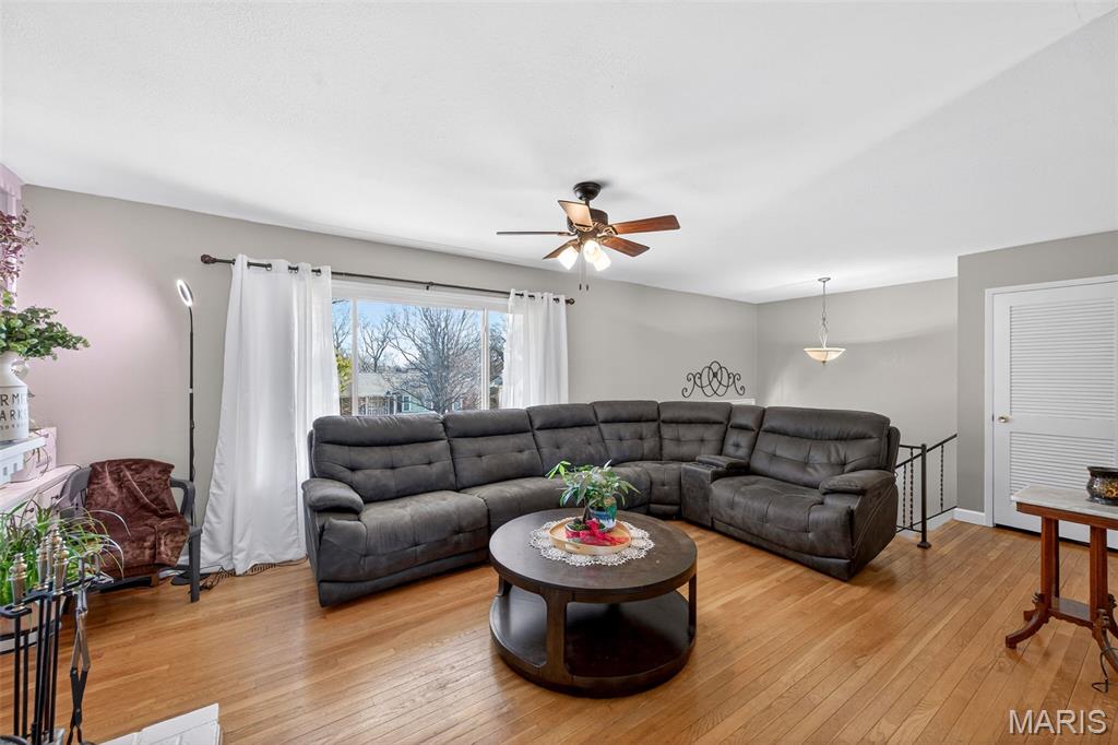 893 Napoli Drive Ballwin, MO 63021 - Photo 6 of 59